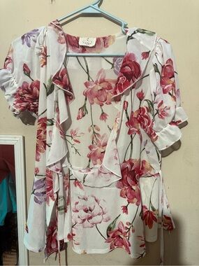 Floral Ruffle V-Neck Blouse in White and Pink